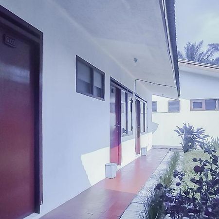 Burangrang Village Mitra Reddoorz ボゴール エクステリア 写真